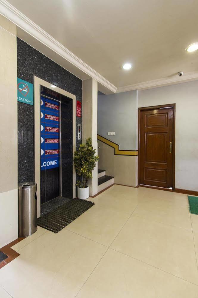 Oyo 579 Hotel Aab Bangalore Eksteriør billede